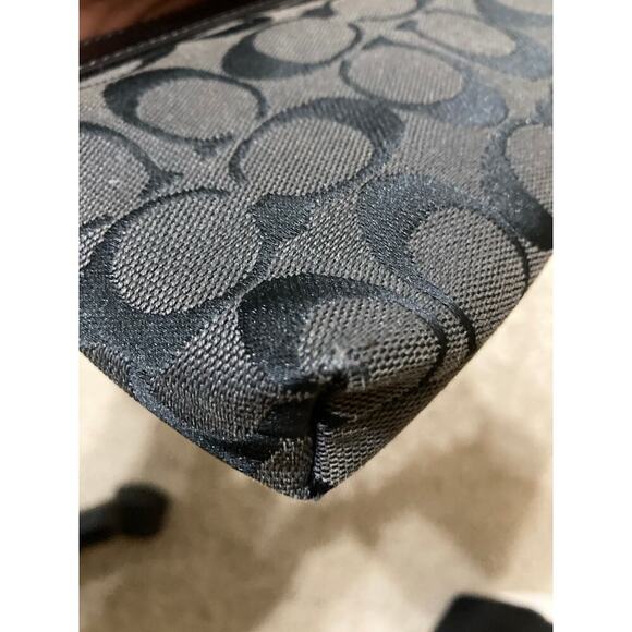 COACH SMALL BLACK GRAY SIGNATURE PRINT LEATHER TRIM WRISLTET - Picture 11 of 12